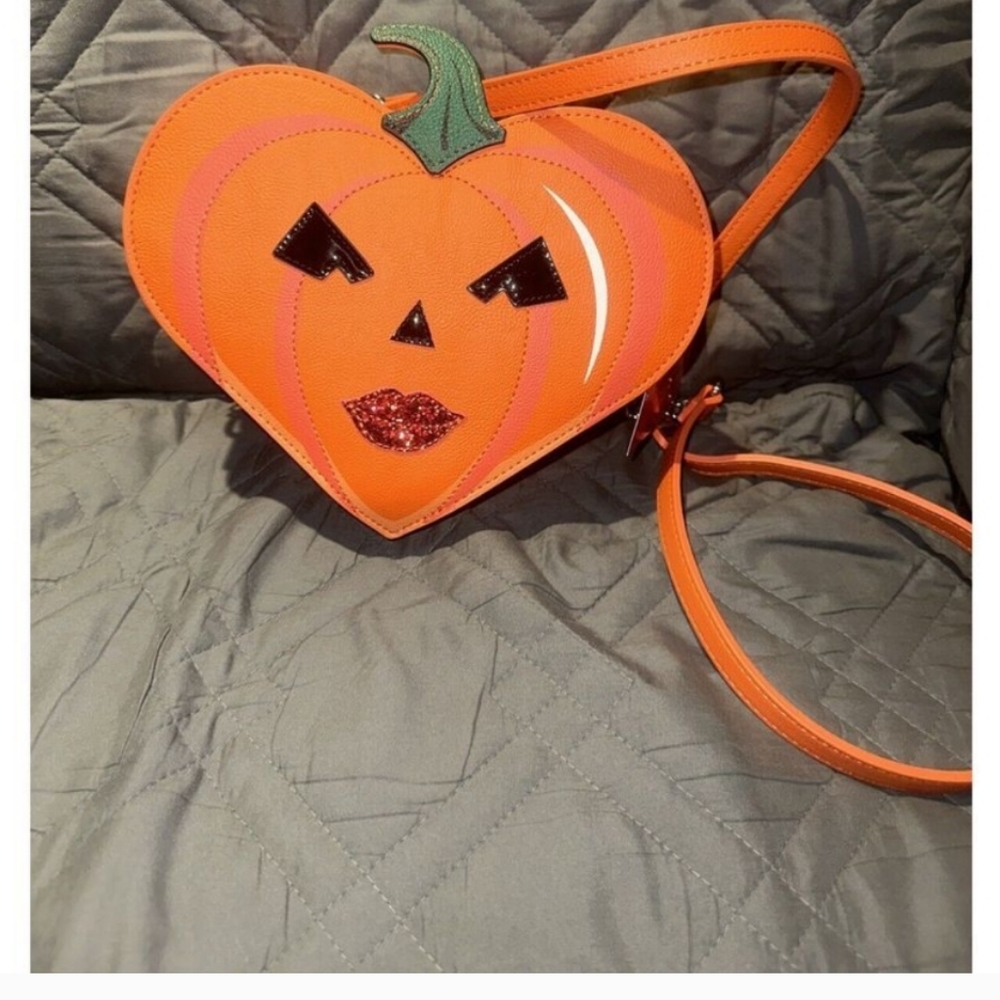 NWT Betsey Johnson Halloween XO Ginger Pumpkin heart Kitsch crossbody purse.